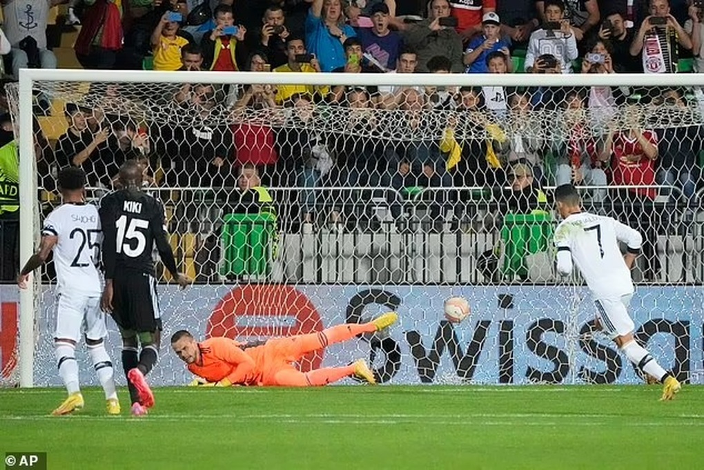 HLV Erik Ten Hag mừng vì C.Ronaldo đã ghi bàn trở lại - 1 HLV Erik Ten Hag mừng vì C.Ronaldo đã ghi bàn trở lại - 1