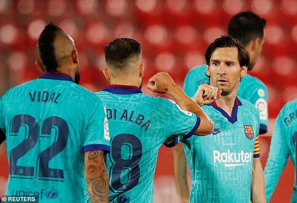 Mallorca 0-4 Barcelona: Messi tỏa sáng rực rỡ - 7 Mallorca 0-4 Barcelona: Messi tỏa sáng rực rỡ - 7