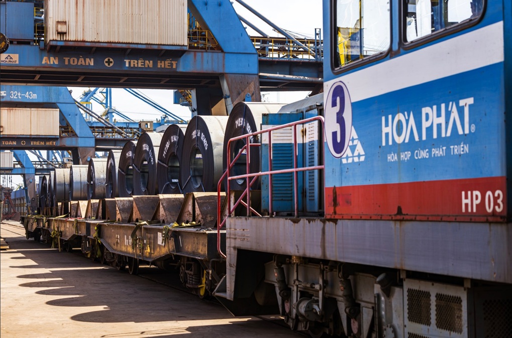 Hòa Phát cung cấp ra thị trường 2,9 triệu tấn thép sau 6 tháng - 3 Hòa Phát cung cấp ra thị trường 2,9 triệu tấn thép sau 6 tháng - 3