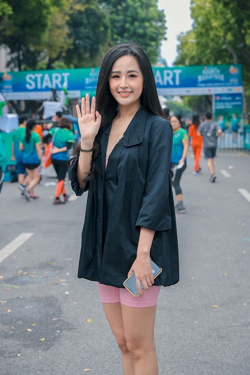 Hoa hậu Mai Phương Thuý nổi bật khi chạy cùng dàn người đẹp, nghệ sĩ - 1 Hoa hậu Mai Phương Thuý nổi bật khi chạy cùng dàn người đẹp, nghệ sĩ - 1