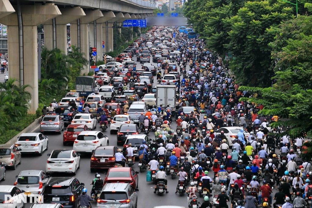 Một tháng phân làn đường Nguyễn Trãi, Ngã Tư Sở vẫn... khổ? - 3 Một tháng phân làn đường Nguyễn Trãi, Ngã Tư Sở vẫn... khổ? - 3