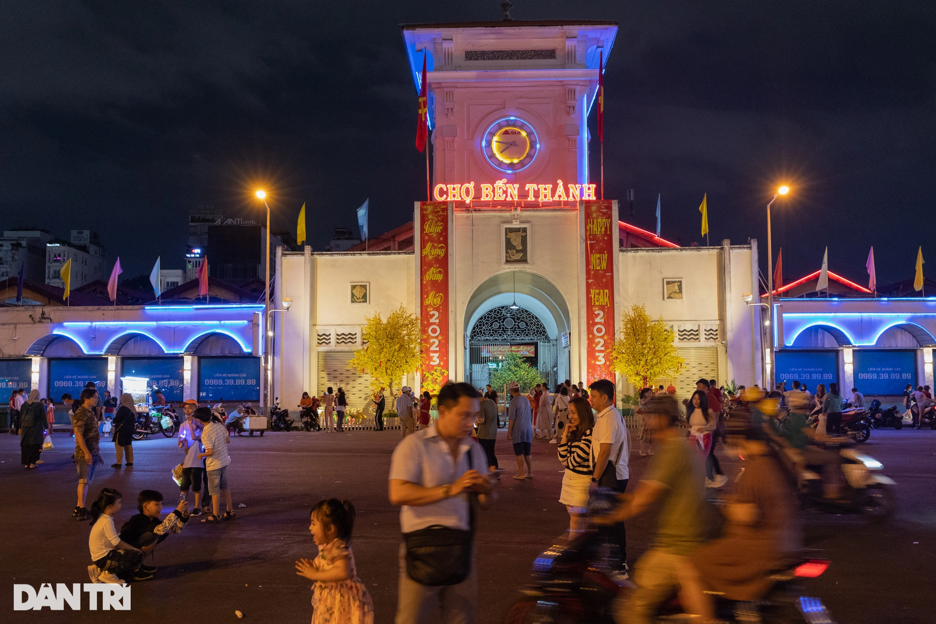 Trung tâm TPHCM kẹt cứng trong đêm mùng 1 Tết - 17 Trung tâm TPHCM kẹt cứng trong đêm mùng 1 Tết - 17