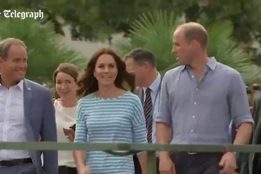 Những lần "đối đầu" căng thẳng của vợ chồng Hoàng tử Anh