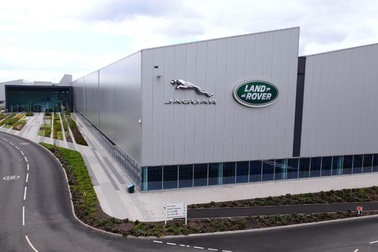 Bentley và Jaguar Land Rover đều phải đóng cửa nhà máy tại Anh