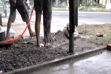 Video: Bà Ba và bà Liên hàng chục lần phá hoại nhà người khác.