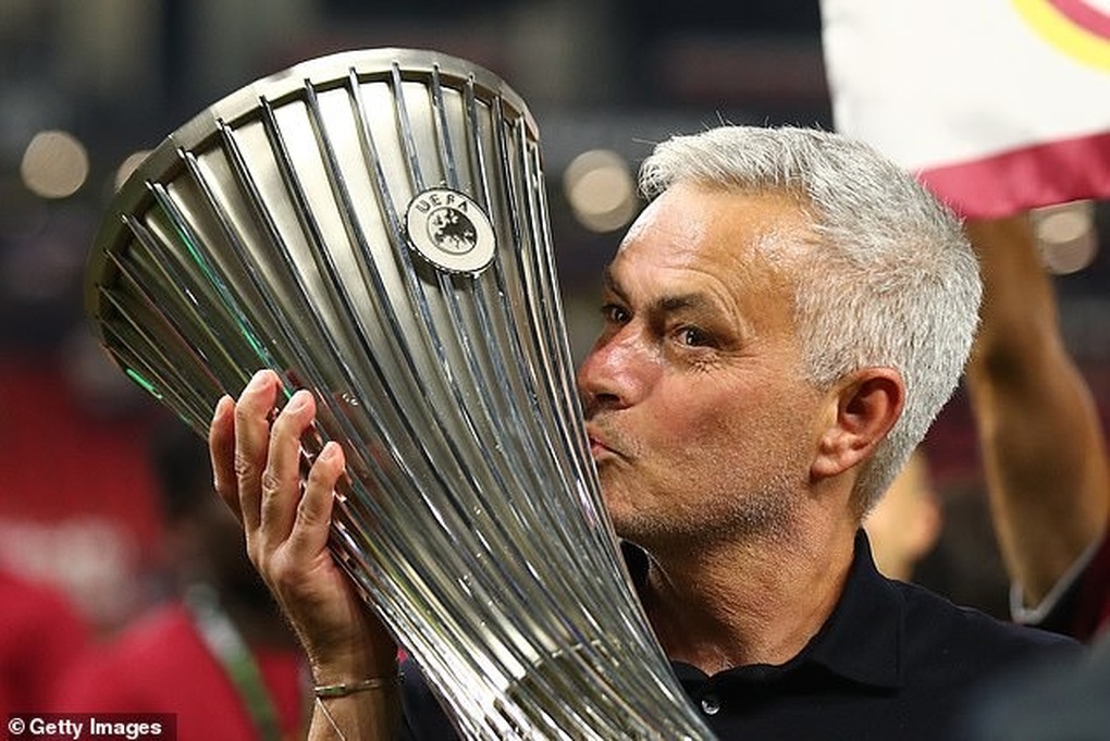 HLV Jose Mourinho không e ngại kỷ lục vô địch Europa League của Sevilla - 2 HLV Jose Mourinho không e ngại kỷ lục vô địch Europa League của Sevilla - 2