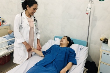 Suýt chết vì vỡ thai ngoài tử cung nhưng "nghĩ viêm dạ dày"