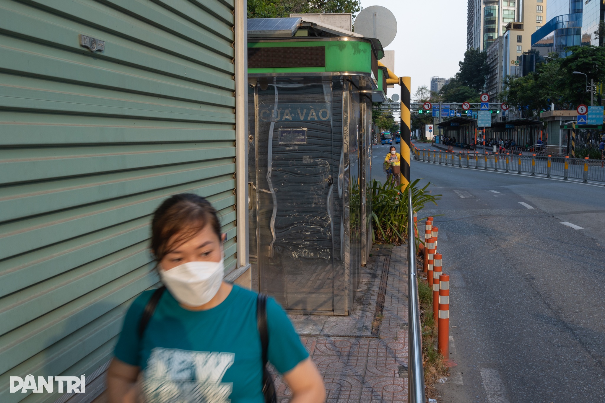 Khách dọa đánh, công khai chích ma túy trong nhà vệ sinh công cộng ở TPHCM - 8 Khách dọa đánh, công khai chích ma túy trong nhà vệ sinh công cộng ở TPHCM - 8
