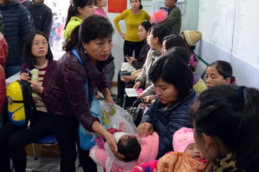 Bộ Y tế yêu cầu ngừng tiêm Pentaxim ở Hà Nội để tìm phương án