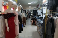 Chợ vẫn mở, người bán vẫn ngồi, chỉ khách quen không còn trở lại