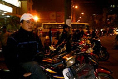 Nhọc nhằn những cuốc xe đêm