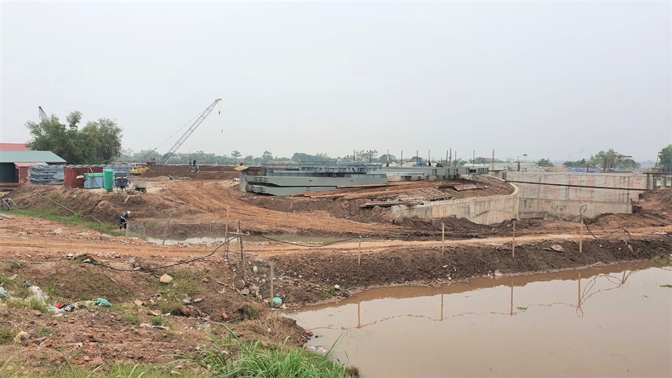 Công an làm rõ đối tượng đe dọa, cản trở nhóm phóng viên tác nghiệp - 4 Công an làm rõ đối tượng đe dọa, cản trở nhóm phóng viên tác nghiệp - 4