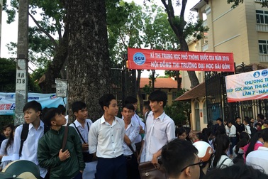 Đi thi từ 3h sáng