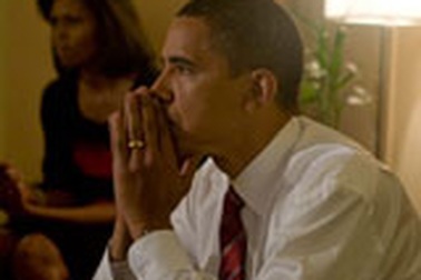 Những bức ảnh “riêng tư” của Obama trong đêm trọng đại