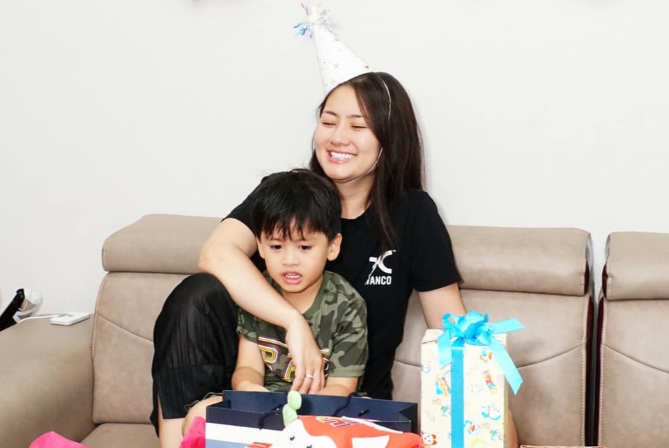 Cuộc sống các sao Việt làm mẹ đơn thân thế nào sau ly hôn? - 1 Cuộc sống các sao Việt làm mẹ đơn thân thế nào sau ly hôn? - 1