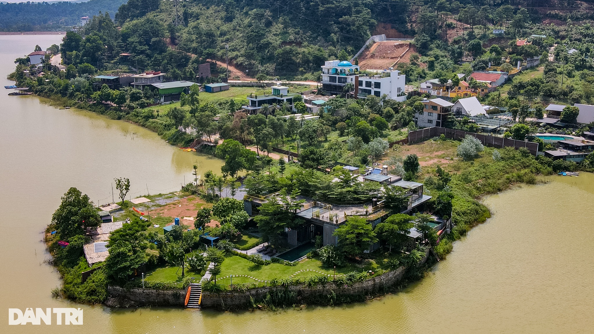 Điểm danh những biệt thự, homestay xẻ thịt đất rừng phòng hộ ở Sóc Sơn - 8