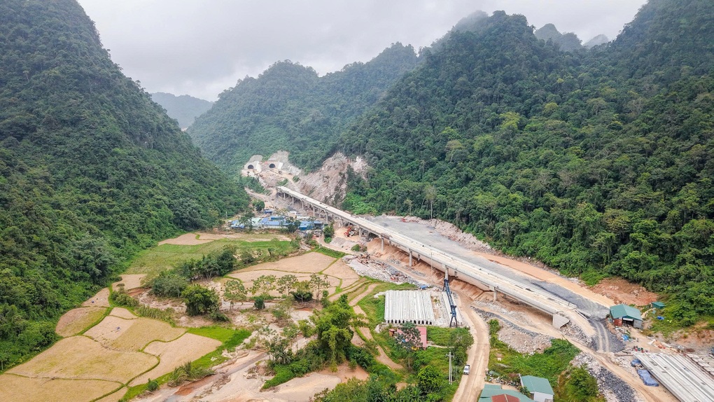 Công ty Đèo Cả báo lãi tăng 30% so với cùng kỳ - 1 Công ty Đèo Cả báo lãi tăng 30% so với cùng kỳ - 1