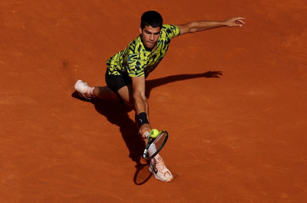 Alcaraz vào chung kết Madrid Open trong ngày sinh nhật tuổi 20 - 1 Alcaraz vào chung kết Madrid Open trong ngày sinh nhật tuổi 20 - 1