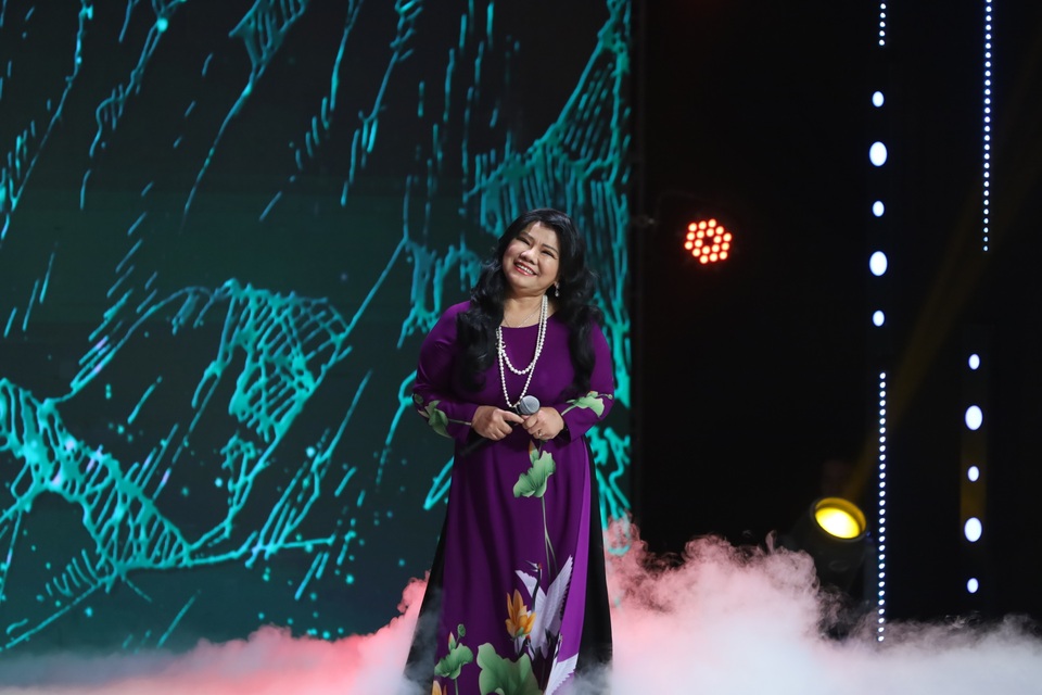 NSND Thanh Hoa tiết lộ sự thật đau lòng phía sau ca khúc Tàu anh qua núi - 2 NSND Thanh Hoa tiết lộ sự thật đau lòng phía sau ca khúc Tàu anh qua núi - 2