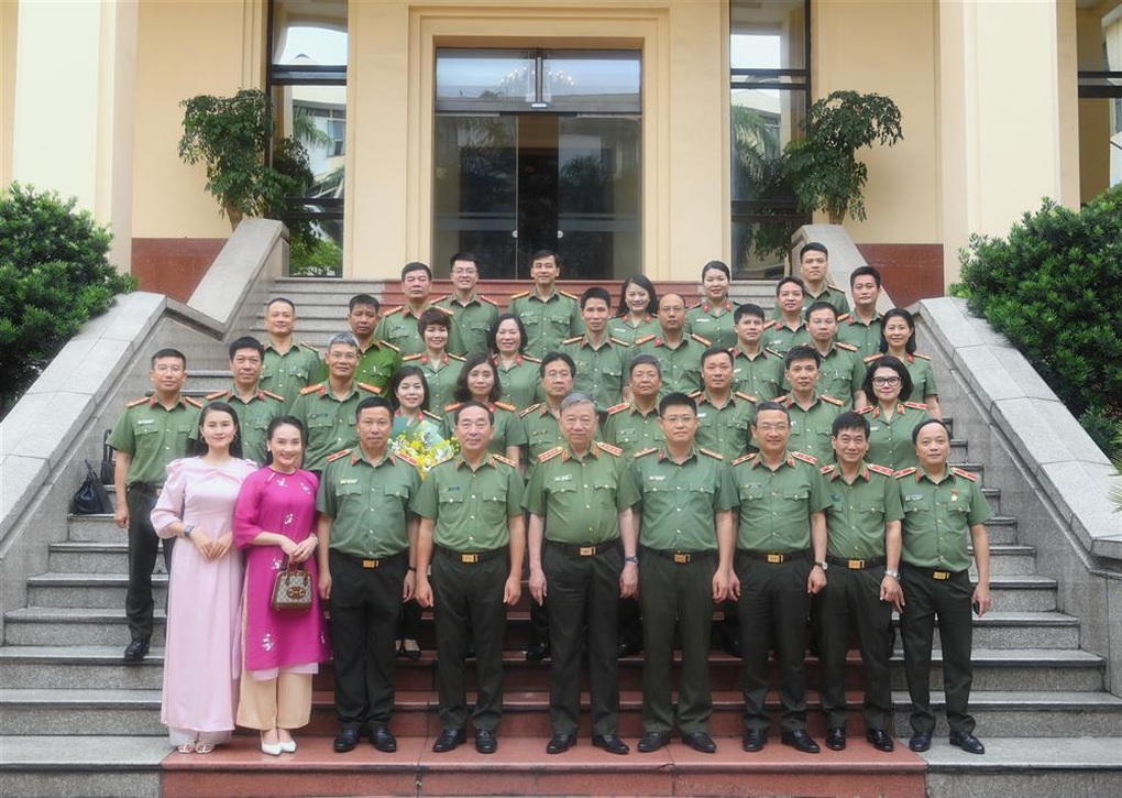 Thành lập Nhà hát Hồ Gươm - 2 Thành lập Nhà hát Hồ Gươm - 2