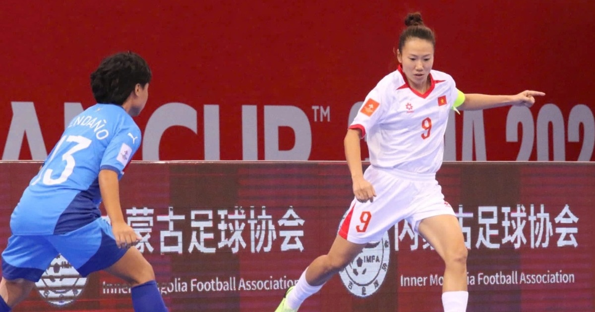 Hòa đương kim vô địch Iran, futsal nữ Việt Nam giành ngôi đầu bảng