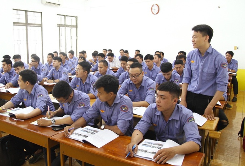 Đề xuất mức lương hơn 500 triệu đồng cho chuyên gia dạy lái tàu metro - 2 Đề xuất mức lương hơn 500 triệu đồng cho chuyên gia dạy lái tàu metro - 2
