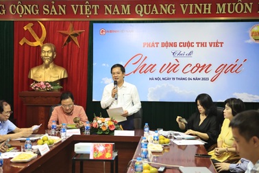 Cuộc thi viết "Cha và con gái" với giải thưởng 15 triệu đồng