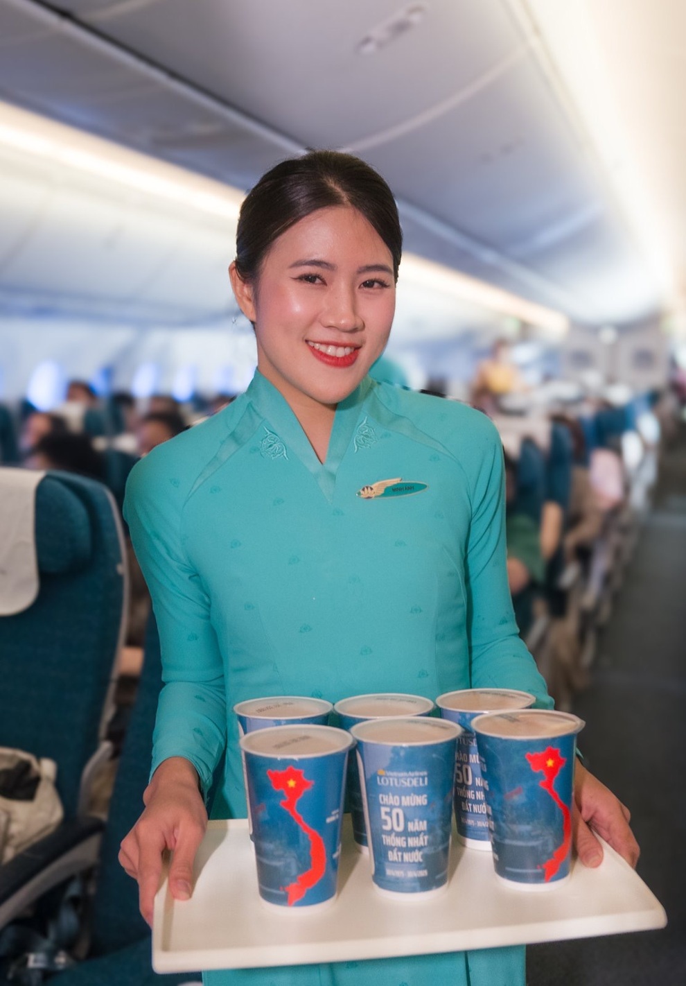 Vietnam Airlines: Tự hào bản sắc, hướng tới tương lai - 6 Vietnam Airlines: Tự hào bản sắc, hướng tới tương lai - 6