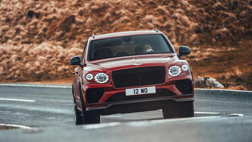Bentley giới thiệu Bentayga S làm chân chạy cho nhà giàu - 4 Bentley giới thiệu Bentayga S làm chân chạy cho nhà giàu - 4