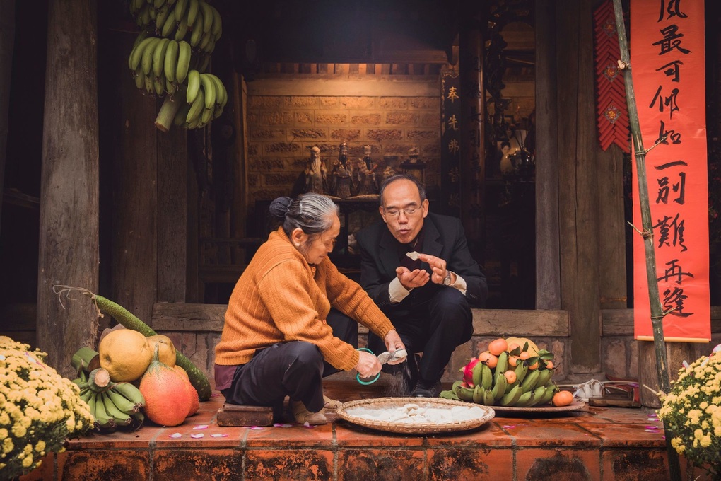 Con không về ăn Tết, cha mẹ già mỏi mắt ngóng trông - 1 Con không về ăn Tết, cha mẹ già mỏi mắt ngóng trông - 1