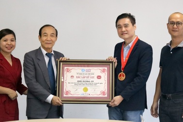 HMD Global xác lập kỷ lục với “Bức ảnh đa chiều được chụp cùng lúc trong 1 giây bằng nhiều điện thoại Nokia nhất”