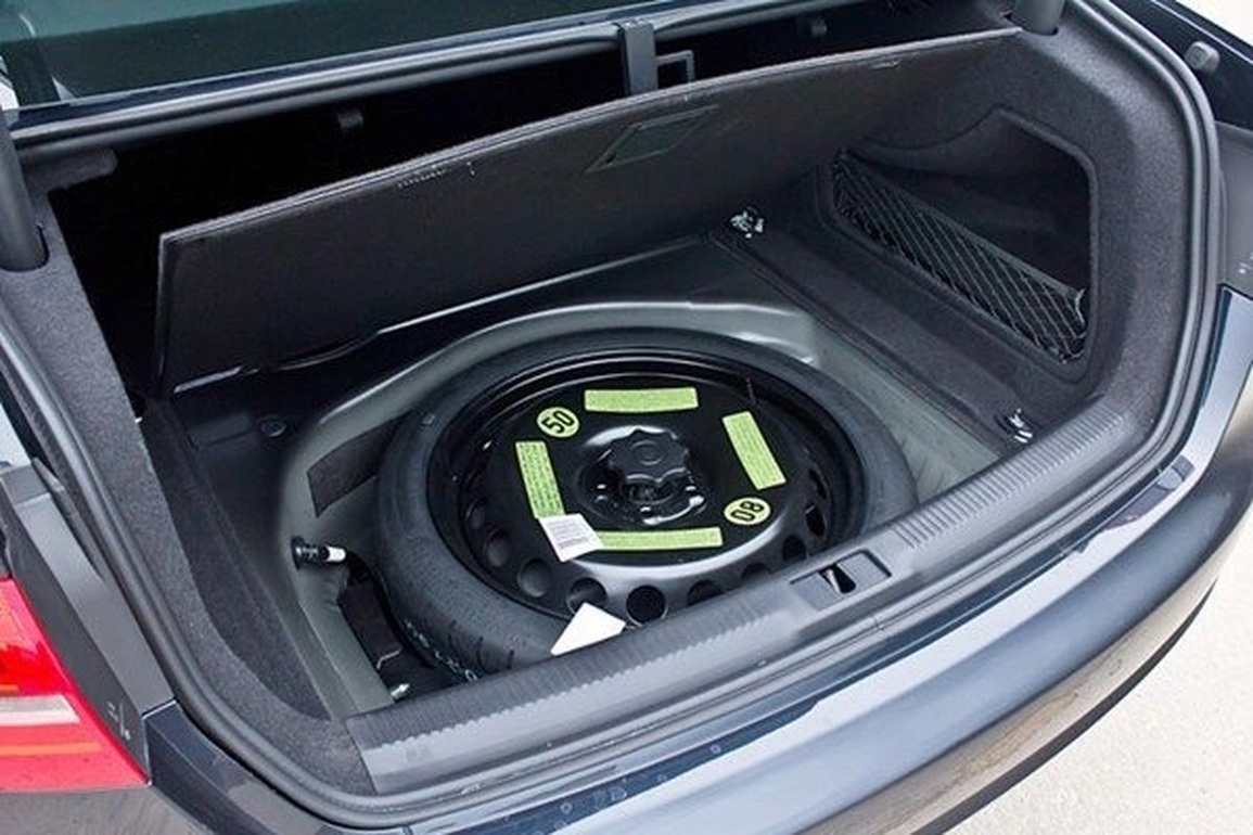 Garage đóng cửa dịp Tết, đây là các bước để tự thay lốp dự phòng khi cần - 5 Garage đóng cửa dịp Tết, đây là các bước để tự thay lốp dự phòng khi cần - 5