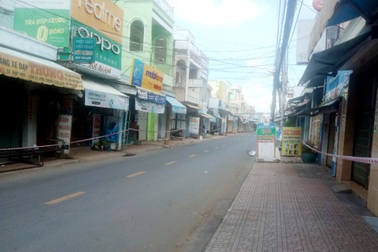 Điều chuyển công tác bí thư, chủ tịch thị trấn chống dịch không hiệu quả