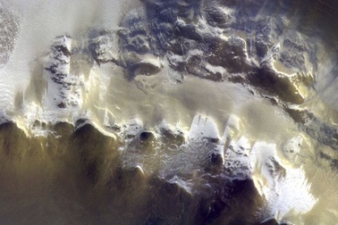 Bức ảnh màu đầu tiên chụp bề mặt sao Hỏa