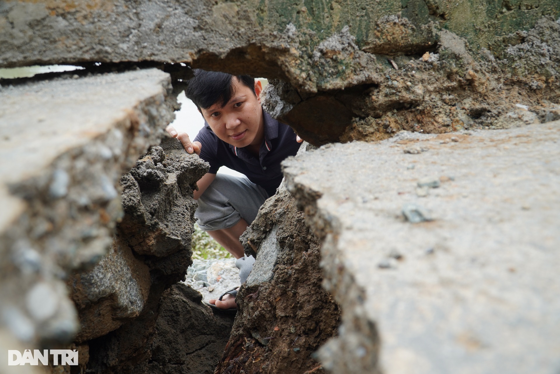 Mất ăn mất ngủ bên bờ sông sạt lở - 5