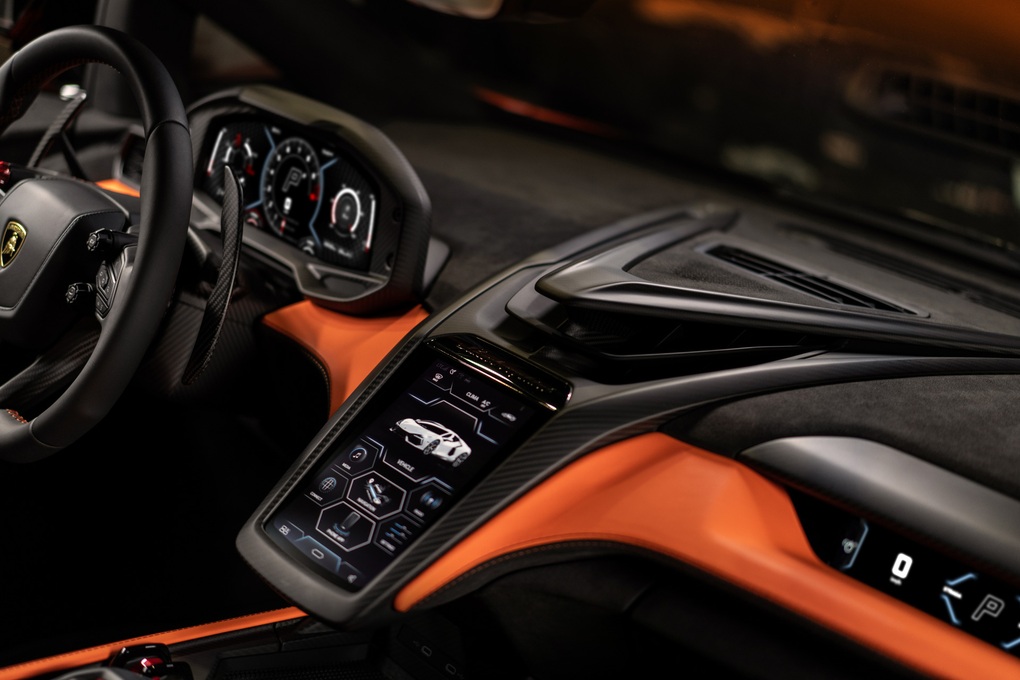 Revuelto LB744 đưa Lamborghini vào thế giới siêu xe trên 1.000 mã lực - 19 Revuelto LB744 đưa Lamborghini vào thế giới siêu xe trên 1.000 mã lực - 19