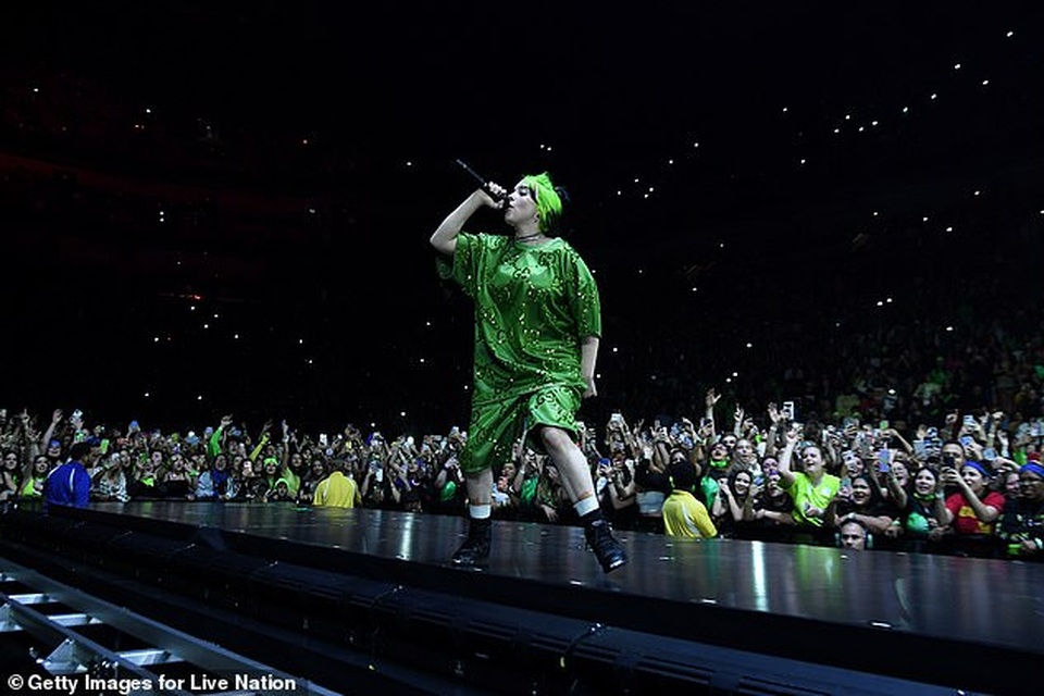 Billie Eilish chỉ trích những người hay chê bai diện mạo - 5 Billie Eilish chỉ trích những người hay chê bai diện mạo - 5