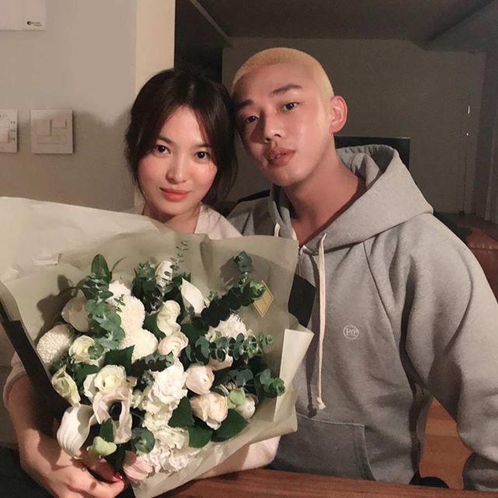 Ảnh đế Yoo Ah In khóc sau cuộc thẩm vấn, Song Hye Kyo cũng bị réo tên - 6 Ảnh đế Yoo Ah In khóc sau cuộc thẩm vấn, Song Hye Kyo cũng bị réo tên - 6