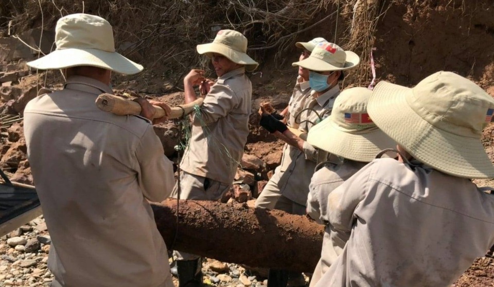 Nhiều bom, đạn pháo “khủng” lộ thiên sau mưa lũ - 2 Nhiều bom, đạn pháo “khủng” lộ thiên sau mưa lũ - 2