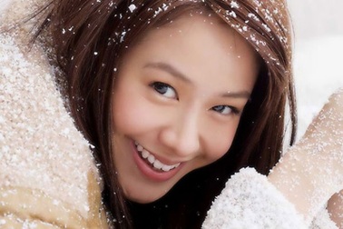 Lâm Gia Hân mang bầu 6 tháng