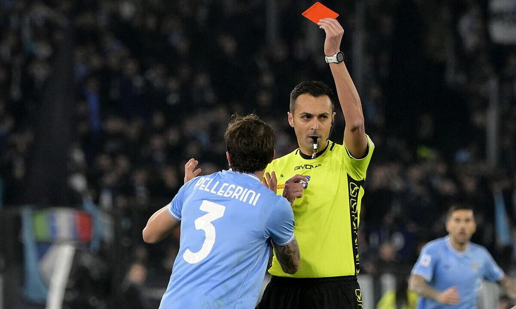 Lazio Roma nhận 3 thẻ đỏ ở trận thua AC Milan - 2 Lazio Roma nhận 3 thẻ đỏ ở trận thua AC Milan - 2
