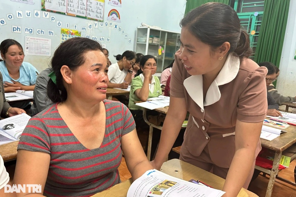 Thoát "ma men" nhờ… vợ dụ dỗ đi học lúc nửa đêm