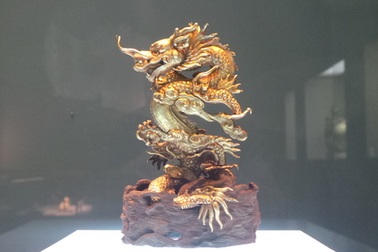 Chiêm ngưỡng linh vật Việt bằng vàng ròng, đất nung