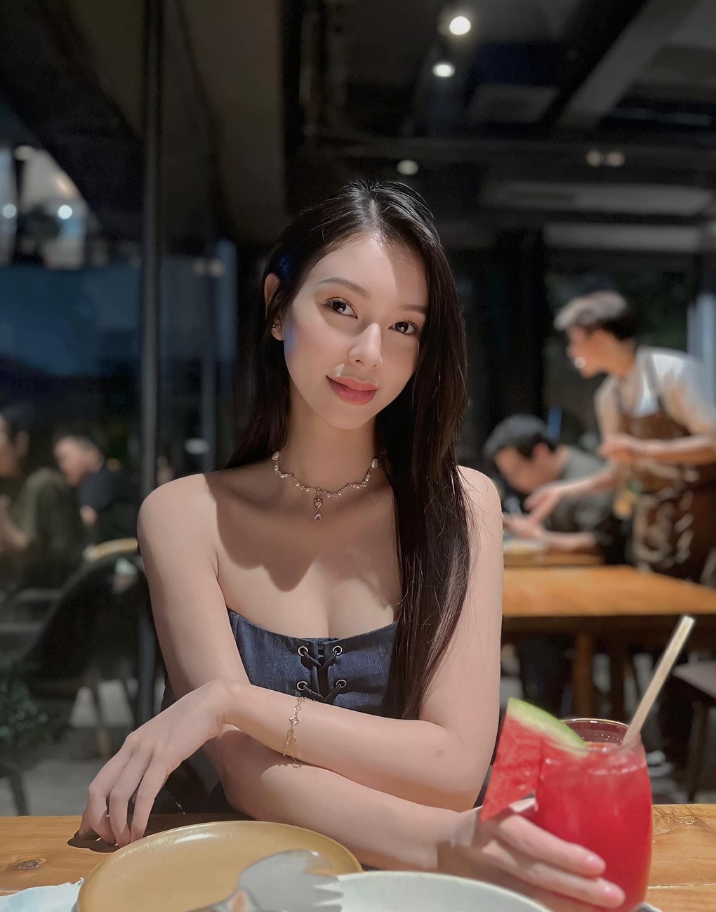 Nhan sắc nóng bỏng của nàng geisha khiến Huỳnh Anh đau đầu - 2 Nhan sắc nóng bỏng của nàng geisha khiến Huỳnh Anh đau đầu - 2