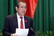 Tòa xử nghiêm với dân, ưu ái cán bộ?