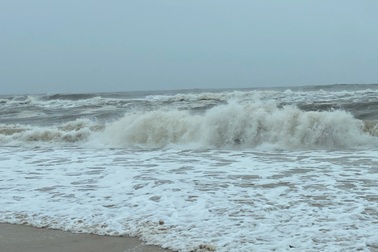 Diễn biến cơn bão Nongfa ở miền Trung chiều 30/8