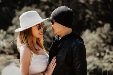 Jimmii Nguyễn tiết lộ quà Valentine: "Hoa chồng tặng nhưng vợ thanh toán"