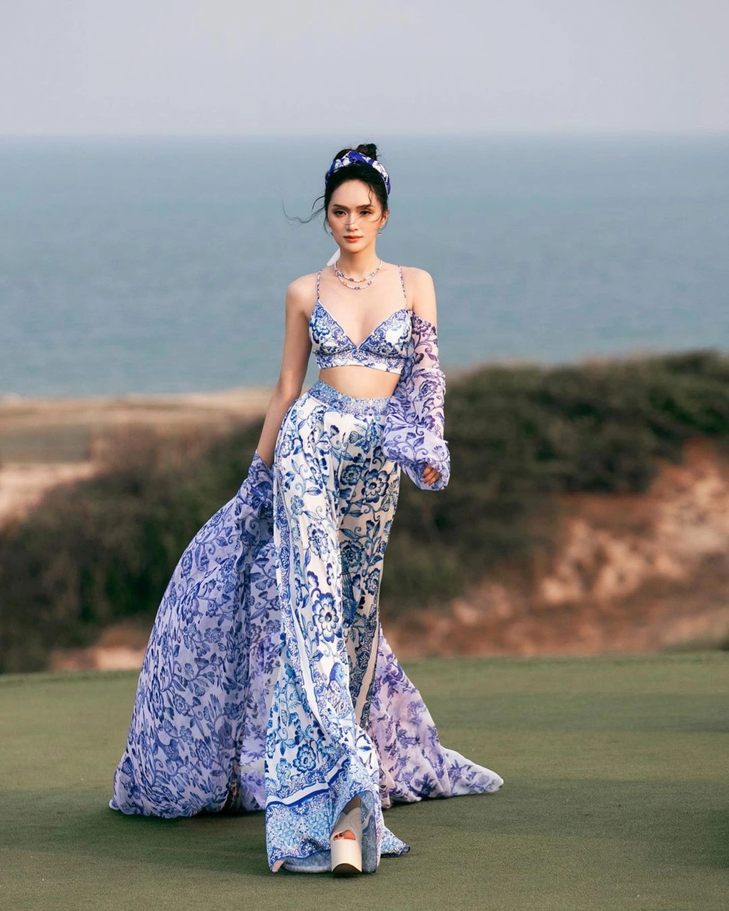 Cuộc sống lên hương của các Hoa hậu Chuyển giới Việt Nam sau đăng quang - 2 Cuộc sống lên hương của các Hoa hậu Chuyển giới Việt Nam sau đăng quang - 2