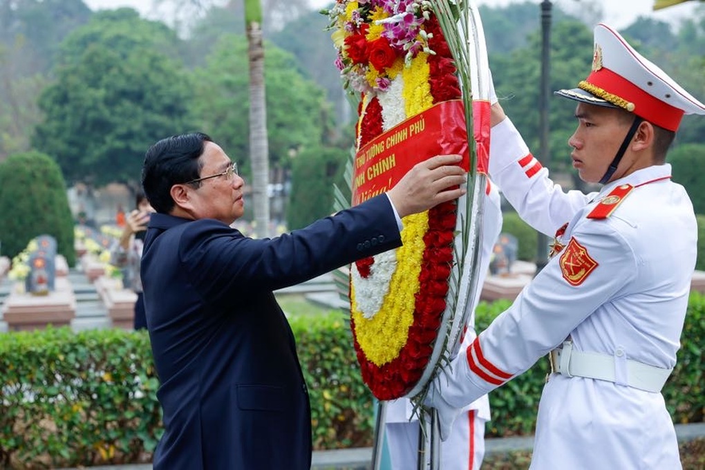Thủ tướng xúc động, chia sẻ nỗi day dứt khi gặp các chiến sĩ Điện Biên - 1 Thủ tướng xúc động, chia sẻ nỗi day dứt khi gặp các chiến sĩ Điện Biên - 1