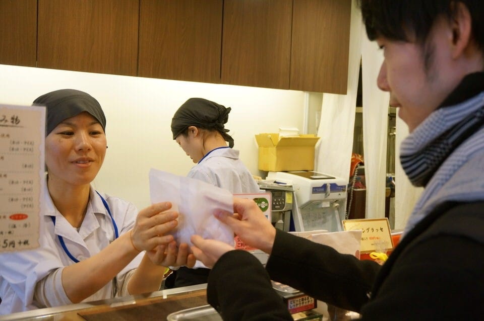 Bánh cá taiyaki - món ăn ngọt yêu thích của người Nhật - 3 Bánh cá taiyaki - món ăn ngọt yêu thích của người Nhật - 3